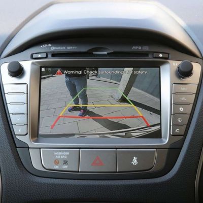 Montaggio telecamera per auto